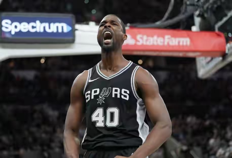 uI, 后悔, 尼克斯将他